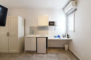 Eleven Keys Mykonos Suites