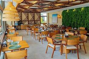 Makia Beach Experience By MAI