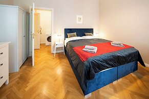 Downtown - 2 Room Zborovska