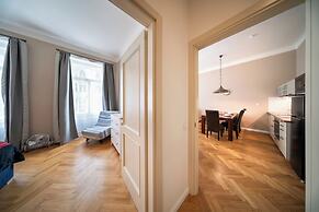 Downtown - 2 Room Zborovska