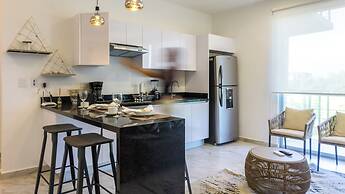 Luxury Studio Rooftop Pool and Jacuzzi