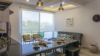 Luxury Studio Rooftop Pool and Jacuzzi