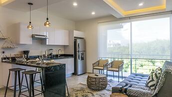 Luxury Studio Rooftop Pool and Jacuzzi