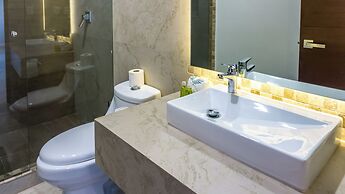 Luxury Studio Rooftop Pool and Jacuzzi