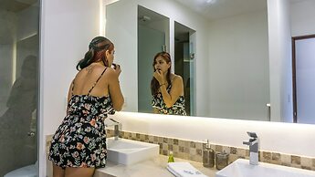 Luxury Studio Rooftop Pool and Jacuzzi