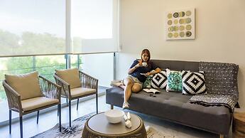 Luxury Studio Rooftop Pool and Jacuzzi