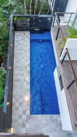 Luxury Studio Rooftop Pool and Jacuzzi