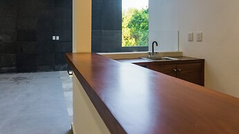 Luxury Studio Rooftop Pool and Jacuzzi