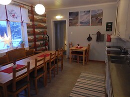 Jokkmokks Vandrarhem Åsgård