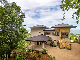 Private Eco-luxury Villa Jacuzzi Oceanview Pool
