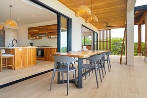 Private Eco-luxury Villa Jacuzzi Oceanview Pool