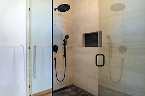 Private Eco-luxury Villa Jacuzzi Oceanview Pool