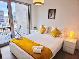 Comfy one bedroom with parking&balcony