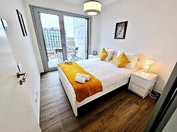 Comfy one bedroom with parking&balcony