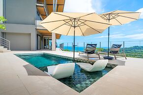 Tropical Oceanview Retreat 11br for 27 Guests