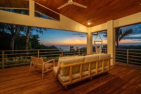 Tropical Oceanview Retreat 11br for 27 Guests