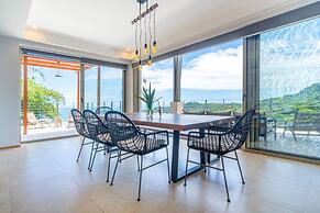 Tropical Oceanview Retreat 11br for 27 Guests