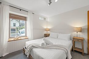 Stylish 3 Bedroom Townhouse - Hobart CBD