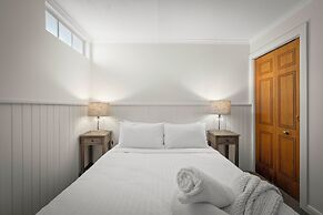 Stylish 3 Bedroom Townhouse - Hobart CBD
