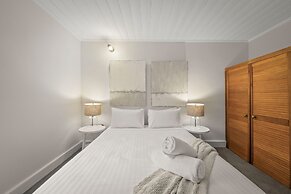 Stylish 3 Bedroom Townhouse - Hobart CBD