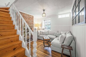 Stylish 3 Bedroom Townhouse - Hobart CBD