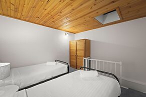Stylish 3 Bedroom Townhouse - Hobart CBD