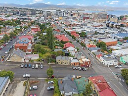 Stylish 3 Bedroom Townhouse - Hobart CBD
