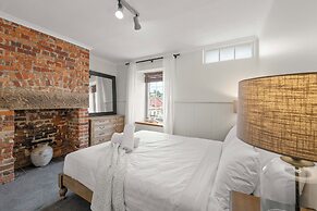 Stylish 3 Bedroom Townhouse - Hobart CBD
