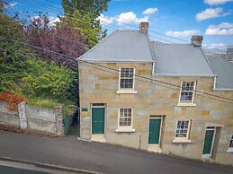 Stylish 3 Bedroom Townhouse - Hobart CBD