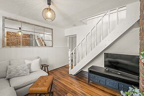 Stylish 3 Bedroom Townhouse - Hobart CBD