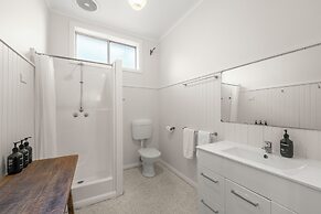 Stylish 3 Bedroom Townhouse - Hobart CBD