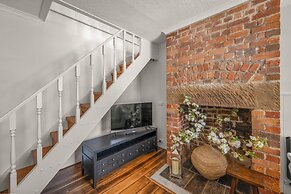 Stylish 3 Bedroom Townhouse - Hobart CBD