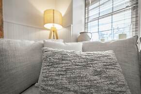 Stylish 3 Bedroom Townhouse - Hobart CBD