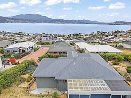 4 Bedroom House - Gorgeous View