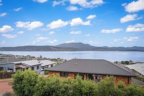 4 Bedroom House - Gorgeous View