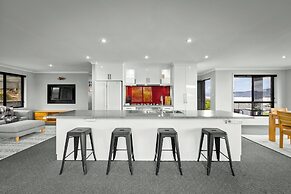 4 Bedroom House - Gorgeous View