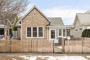 Charming 2 Bedroom with in Home Gym