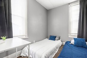 Charming 2 Bedroom with in Home Gym