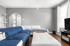 Charming 2 Bedroom with in Home Gym