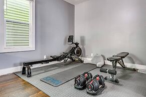 Charming 2 Bedroom with in Home Gym