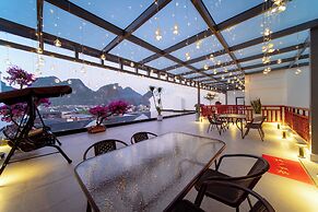 Yangshuo Mountain and City Resort