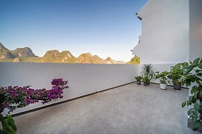 Yangshuo Mountain and City Resort