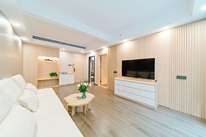 Yangshuo Mountain and City Resort