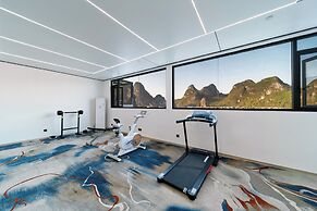 Yangshuo Mountain and City Resort