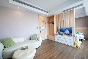 Yangshuo Mountain and City Resort