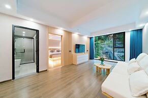 Yangshuo Mountain and City Resort