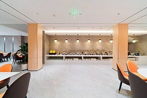 Yangshuo Mountain and City Resort