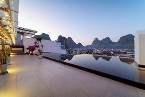 Yangshuo Mountain and City Resort