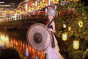 Yangshuo Mountain and City Resort