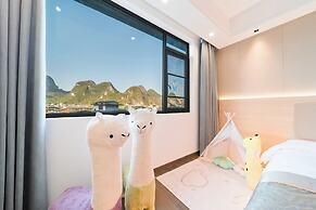 Yangshuo Mountain and City Resort